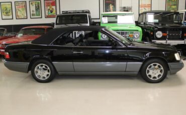 Mercedes-Benz-300-Series-1994-27