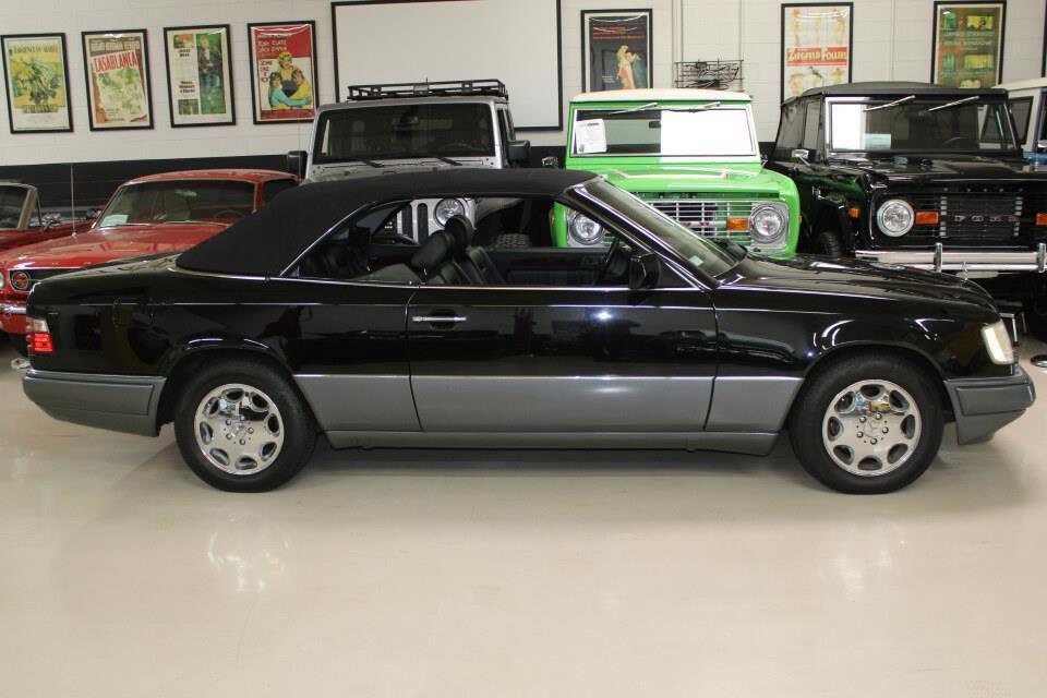 Mercedes-Benz-300-Series-1994-27
