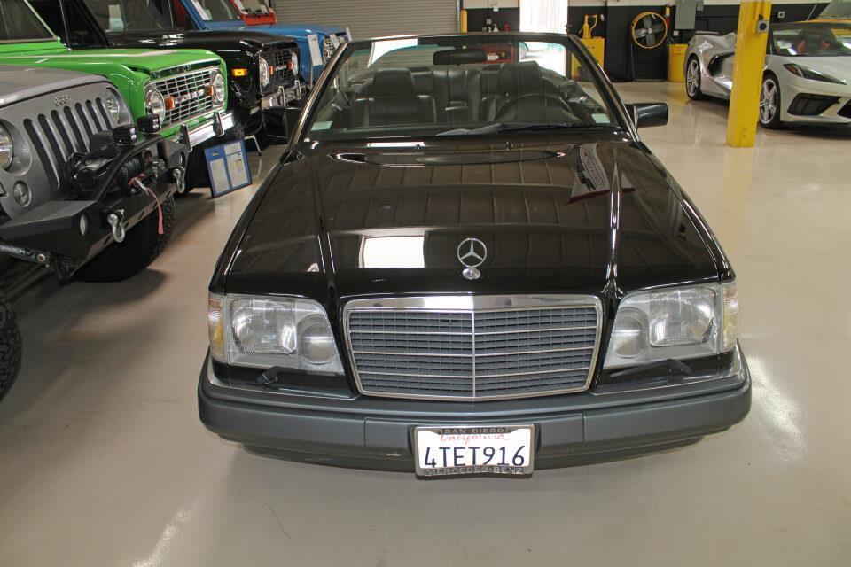 Mercedes-Benz-300-Series-1994-30