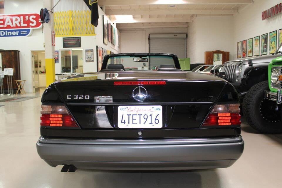 Mercedes-Benz-300-Series-1994-33