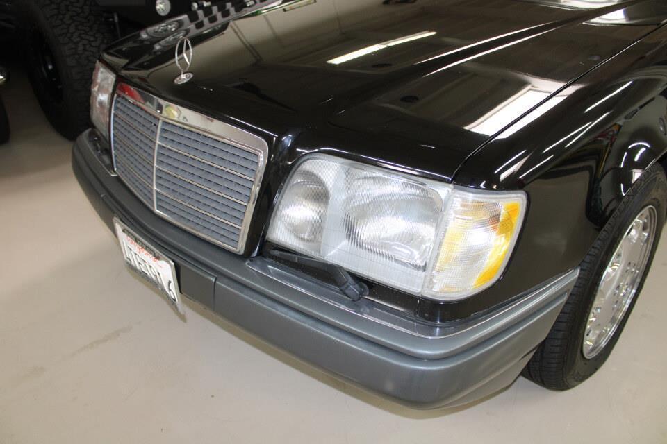Mercedes-Benz-300-Series-1994-34