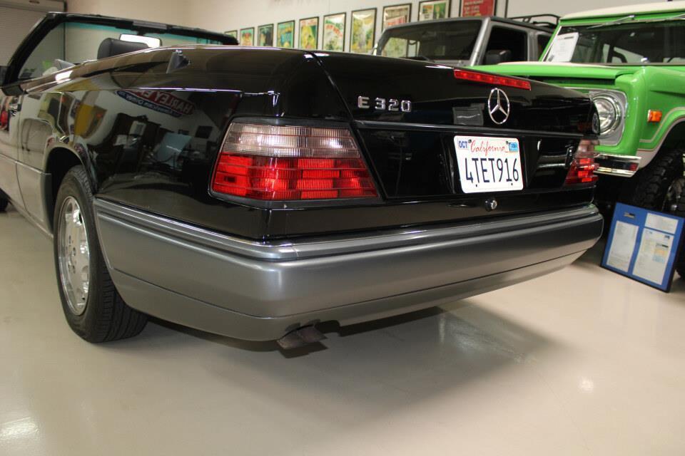 Mercedes-Benz-300-Series-1994-35