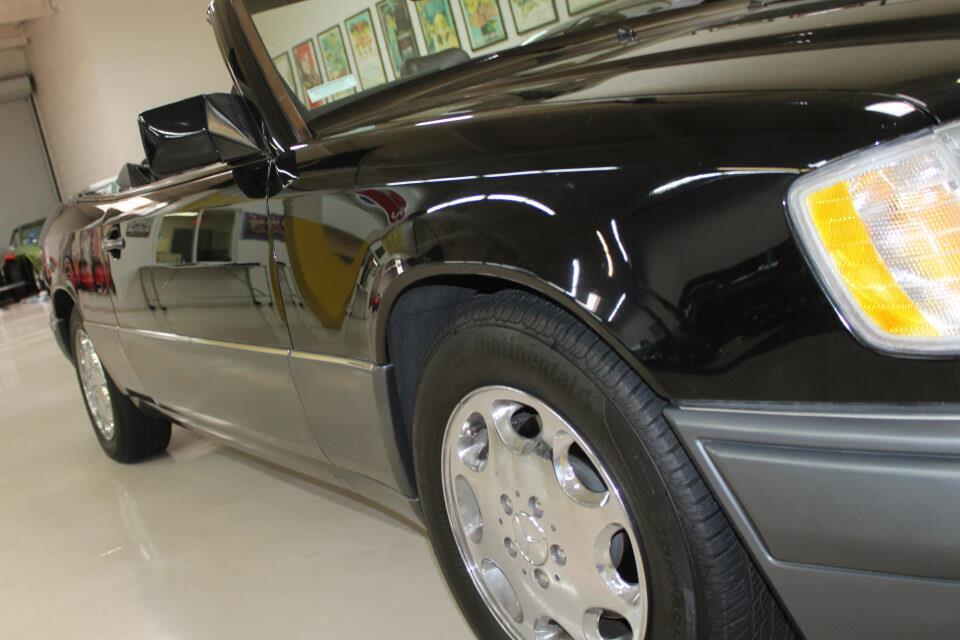 Mercedes-Benz-300-Series-1994-38