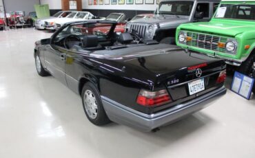 Mercedes-Benz-300-Series-1994-5