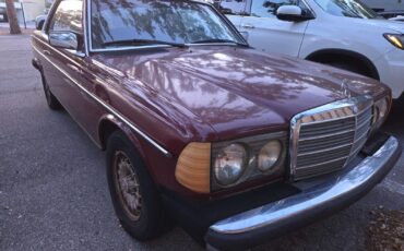 Mercedes-Benz-300CD-1983-Coupe-1
