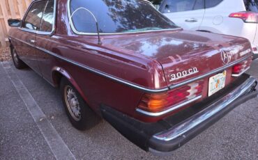 Mercedes-Benz-300CD-1983-Coupe-2