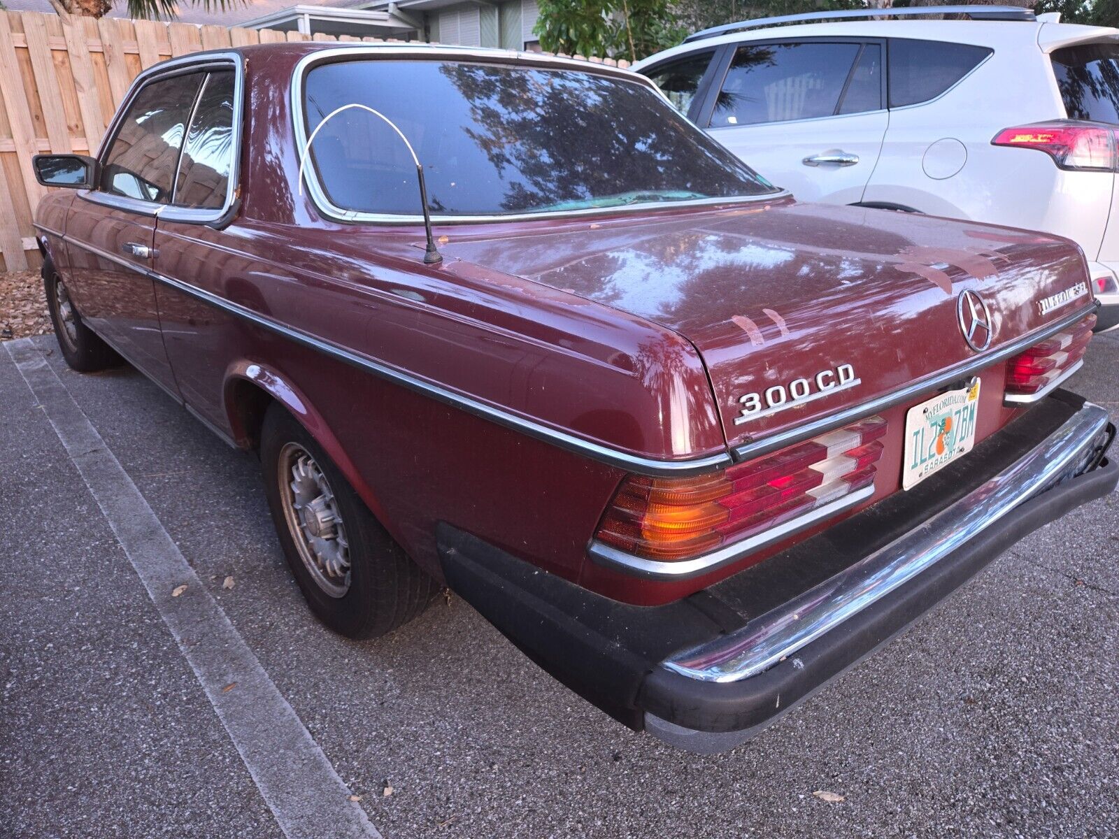Mercedes-Benz-300CD-1983-Coupe-2