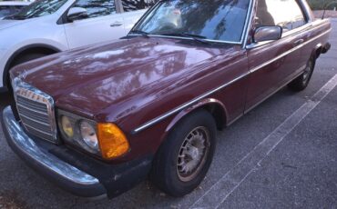 Mercedes-Benz-300CD-1983-Coupe