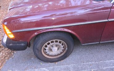 Mercedes-Benz-300CD-1983-Coupe-6