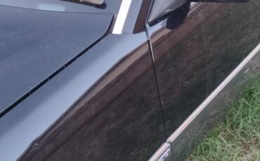 Mercedes-Benz-300E-1992-Sedan-12