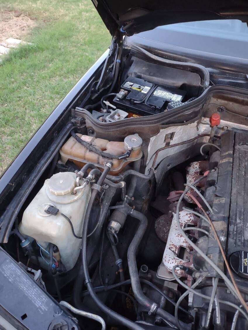 Mercedes-Benz-300E-1992-Sedan-15