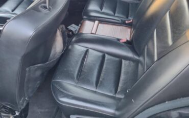 Mercedes-Benz-300E-1992-Sedan-5