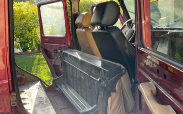 Mercedes-Benz-300GD-1980-SUV-11