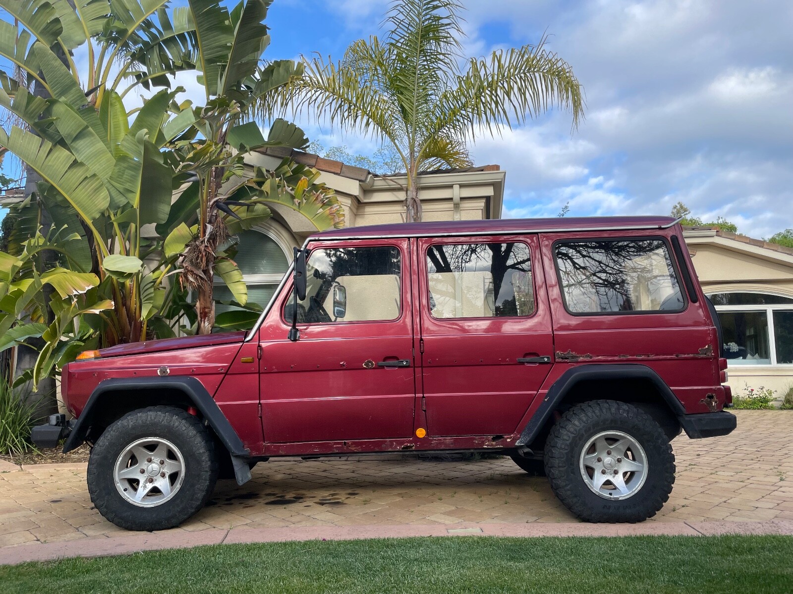 Mercedes-Benz-300GD-1980-SUV-2
