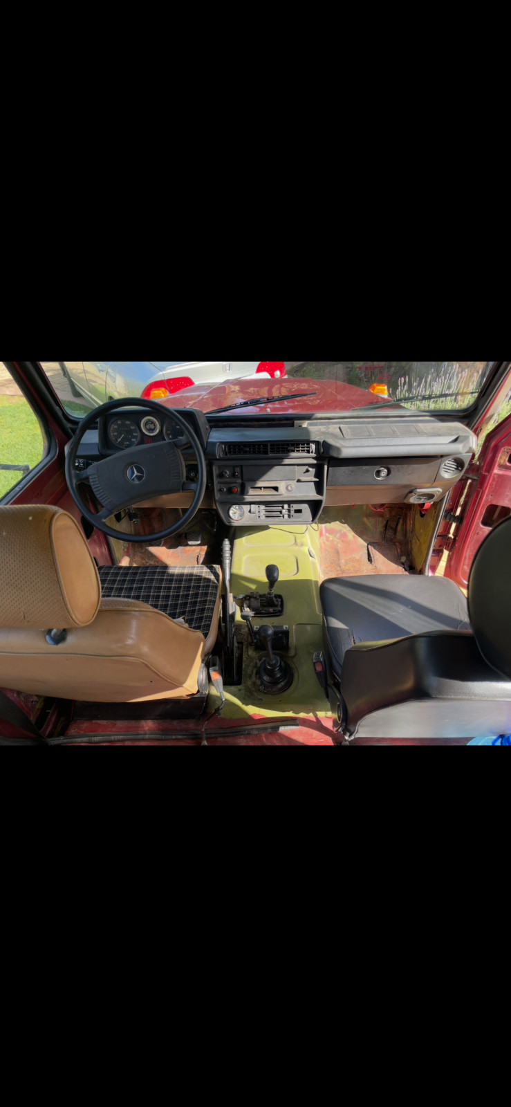 Mercedes-Benz-300GD-1980-SUV-20