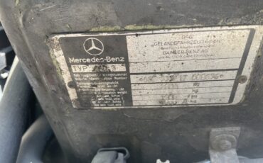 Mercedes-Benz-300GD-1980-SUV-21