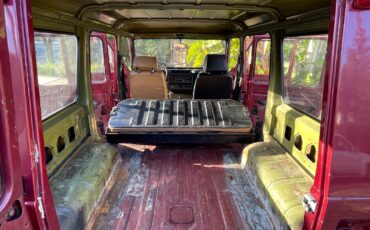Mercedes-Benz-300GD-1980-SUV-8
