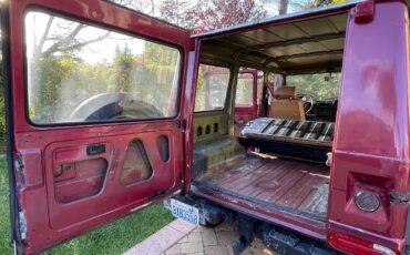 Mercedes-Benz-300GD-1980-SUV-9