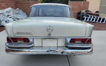 Mercedes-Benz-300SE-1962-1