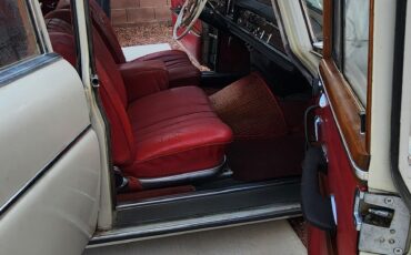 Mercedes-Benz-300SE-1962-13