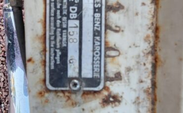 Mercedes-Benz-300SE-1962-18