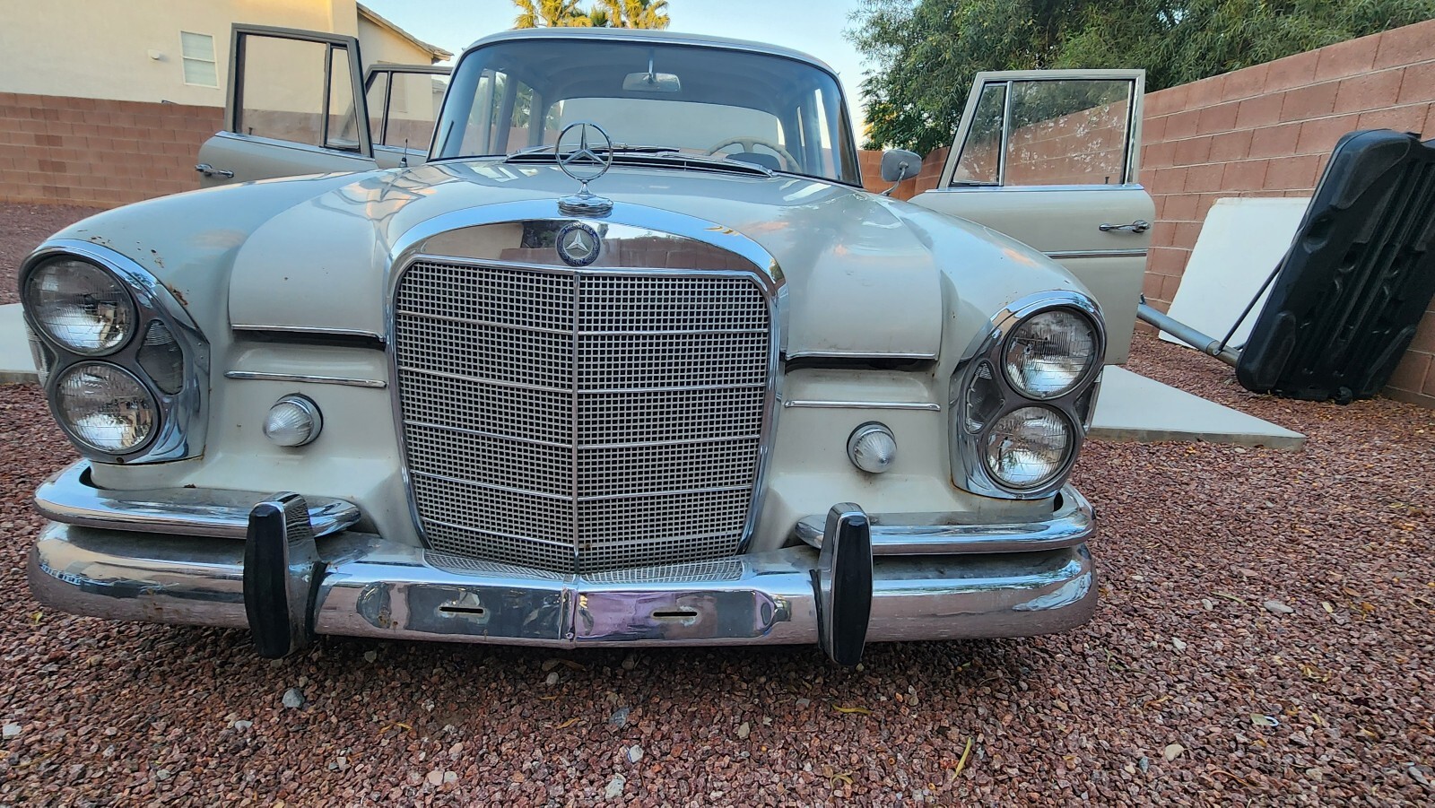 Mercedes-Benz-300SE-1962-19