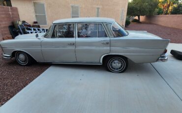 Mercedes-Benz-300SE-1962-2