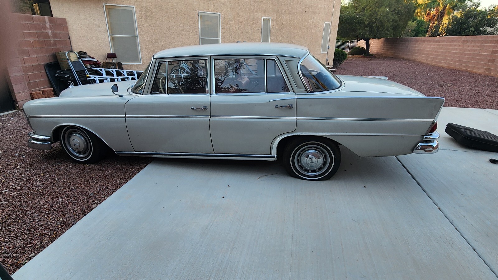 Mercedes-Benz-300SE-1962-2