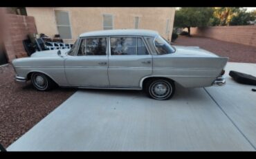 Mercedes-Benz-300SE-1962-7