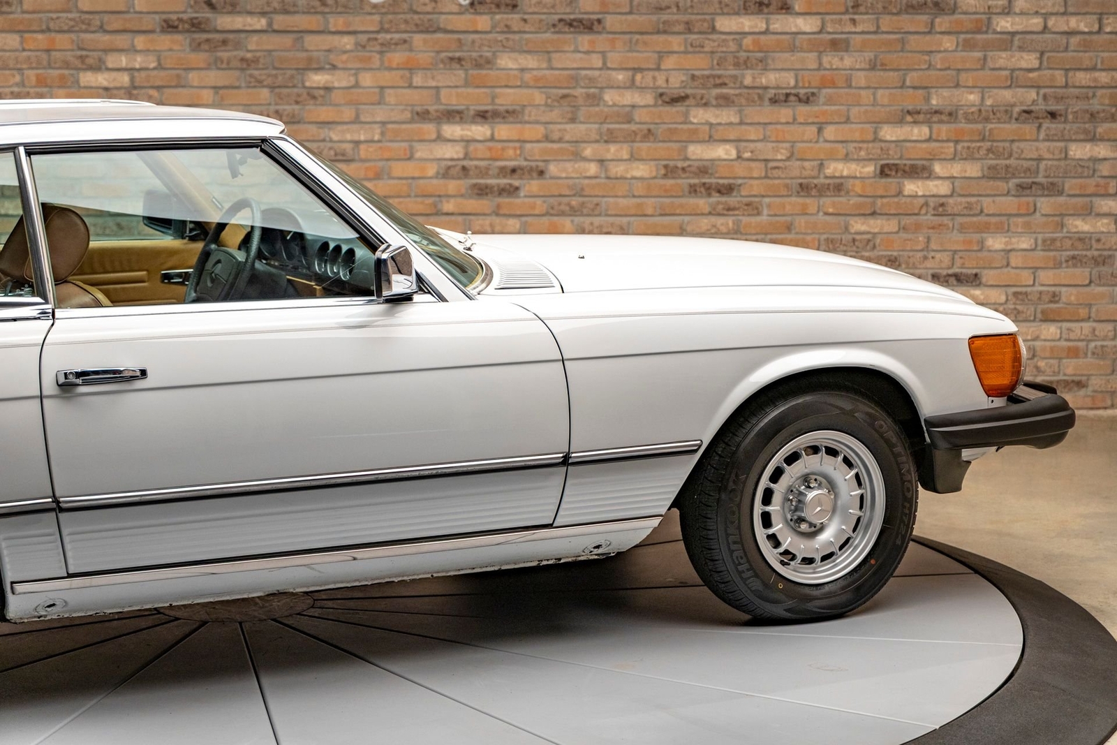 Mercedes-Benz-380-SL-1985-Other-11