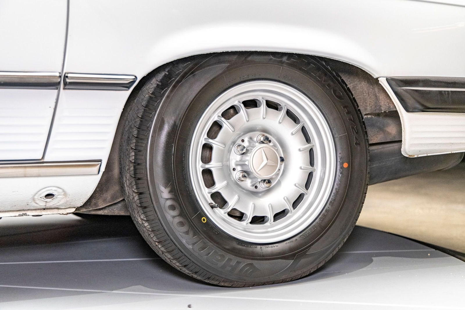 Mercedes-Benz-380-SL-1985-Other-15