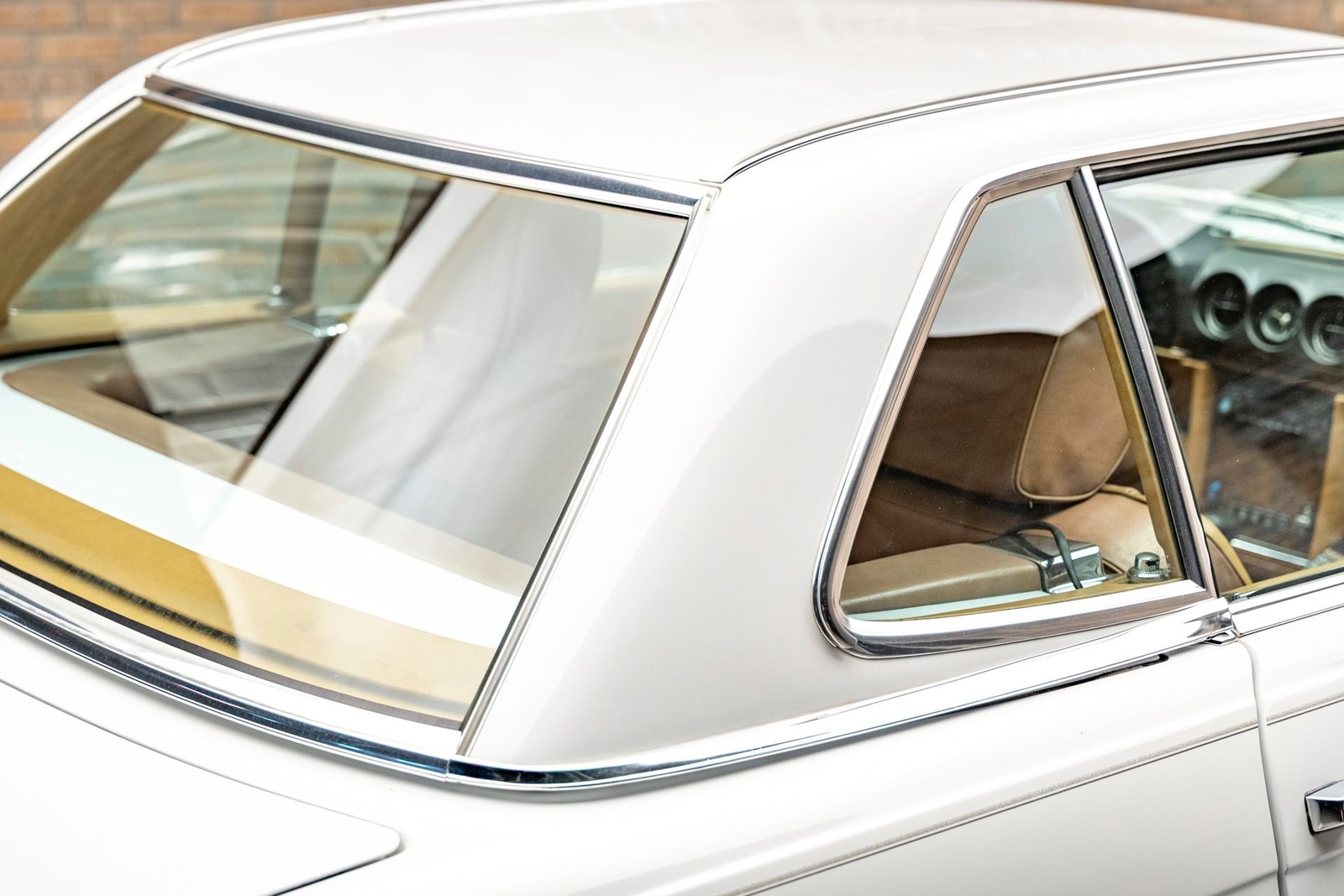 Mercedes-Benz-380-SL-1985-Other-18