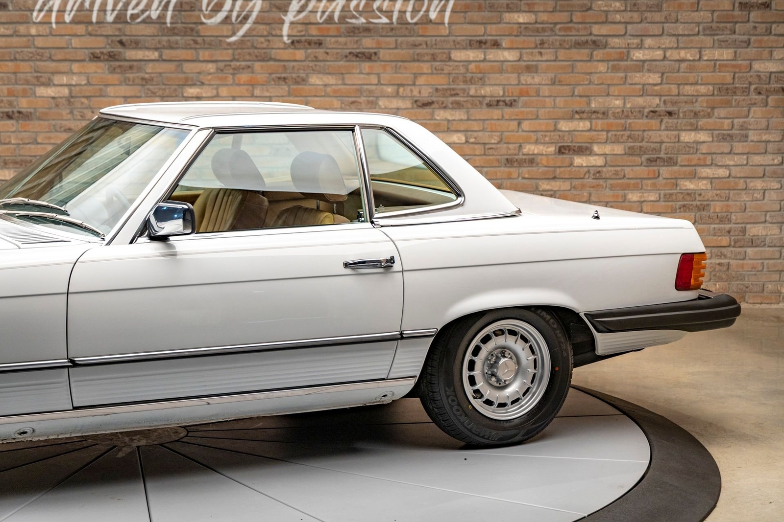 Mercedes-Benz-380-SL-1985-Other-9