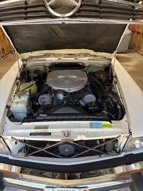 Mercedes-Benz-380SL-1981-Convertible-11