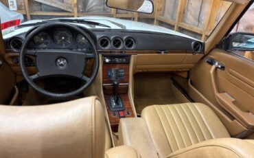 Mercedes-Benz-380SL-1981-Convertible-5