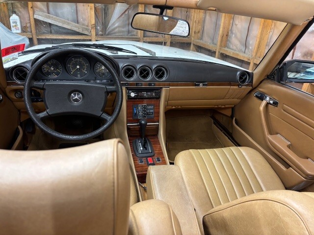Mercedes-Benz-380SL-1981-Convertible-5