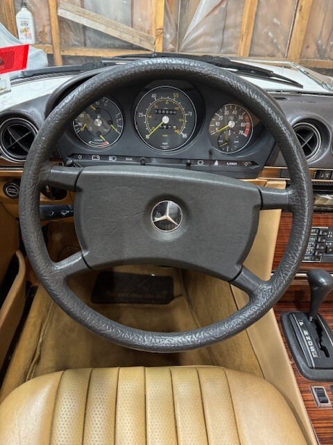 Mercedes-Benz-380SL-1981-Convertible-8
