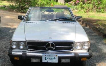 Mercedes-Benz-380SL-1981-Convertible-9