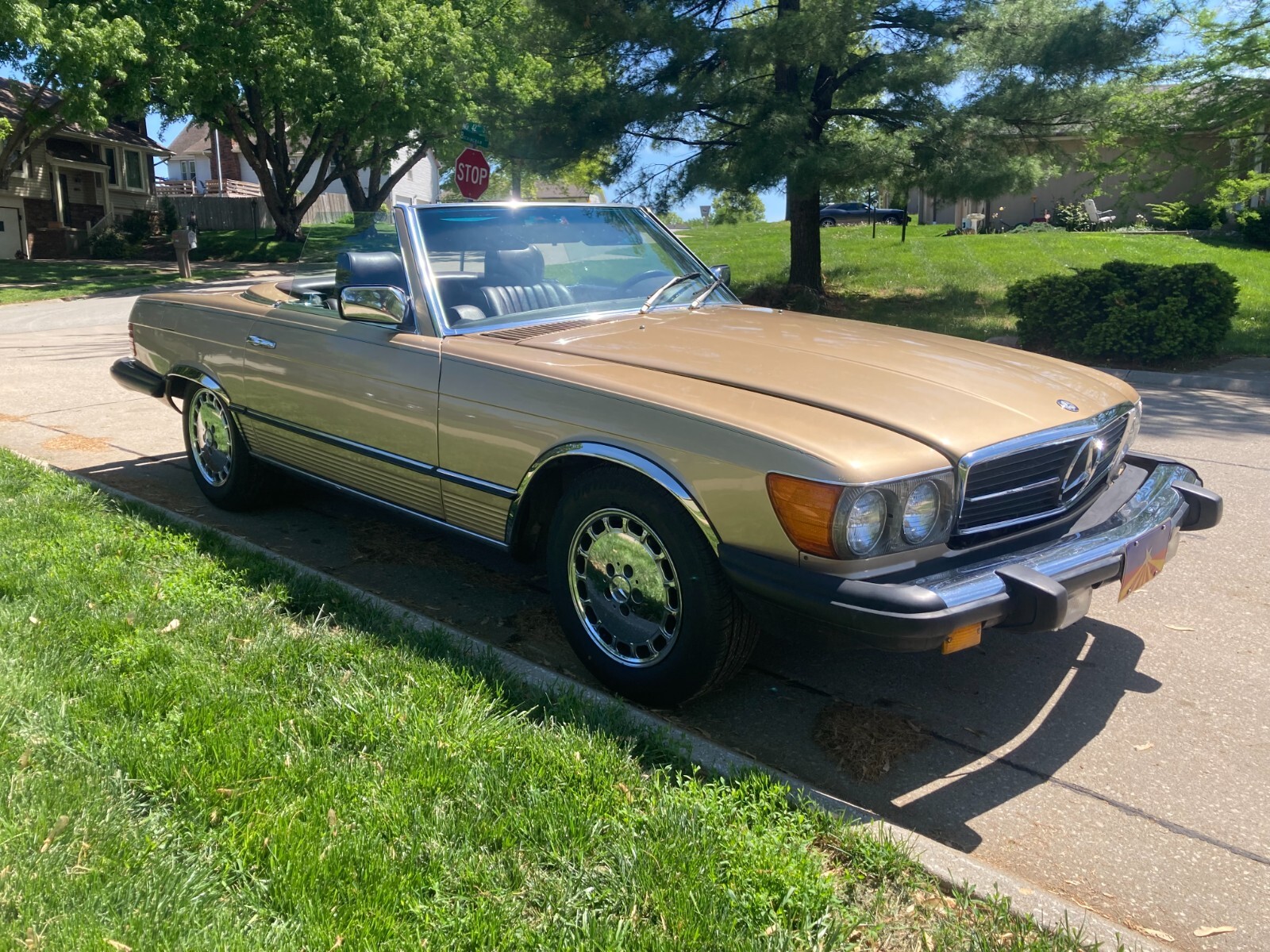 Mercedes-Benz-380SL-1982-Convertible-1