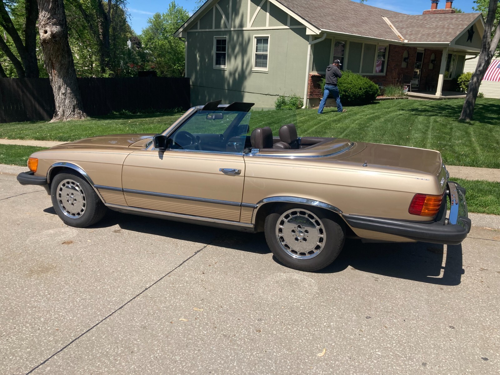 Mercedes-Benz-380SL-1982-Convertible-2