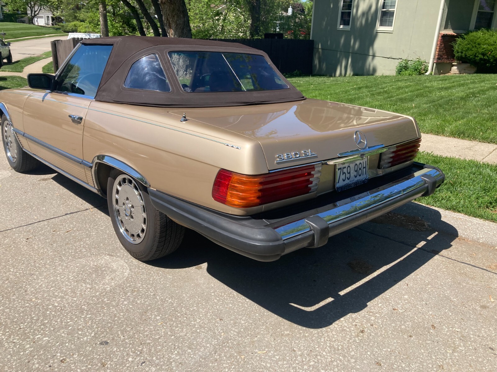 Mercedes-Benz-380SL-1982-Convertible-3