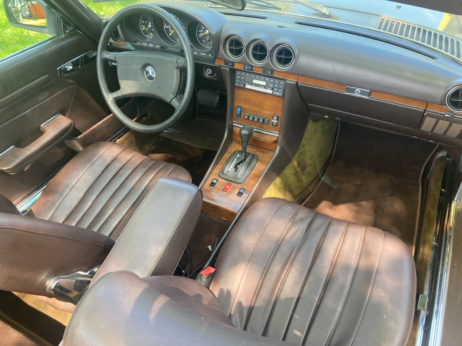 Mercedes-Benz-380SL-1982-Convertible-7