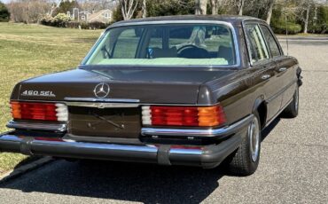 Mercedes-Benz-400-Series-1974-SEDAN-20