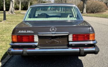 Mercedes-Benz-400-Series-1974-SEDAN-21