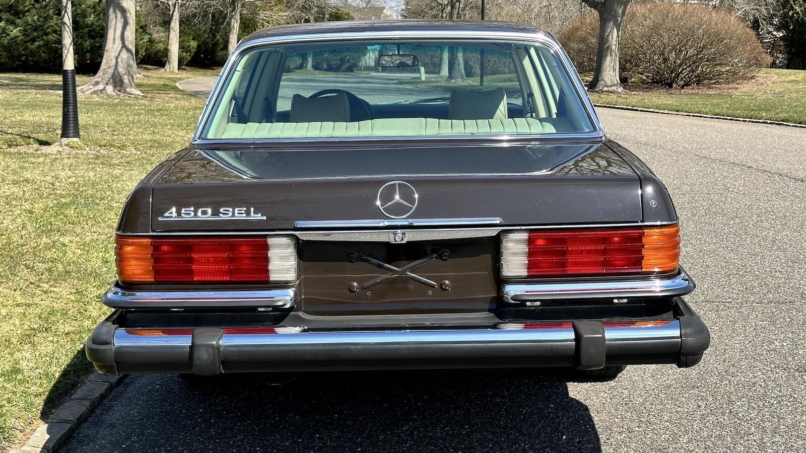 Mercedes-Benz-400-Series-1974-SEDAN-21