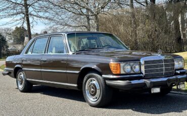 Mercedes-Benz-400-Series-1974-SEDAN-8