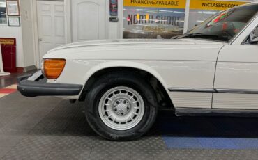 Mercedes-Benz-400-Series-1977-16