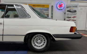 Mercedes-Benz-400-Series-1977-18