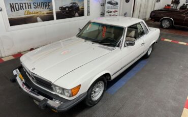 Mercedes-Benz-400-Series-1977-26