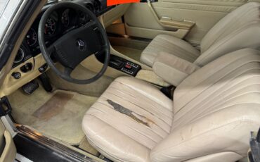 Mercedes-Benz-400-Series-1977-30